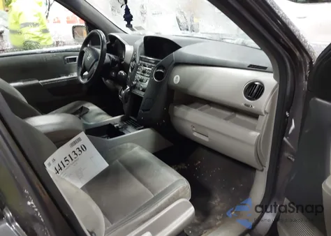 2015 Honda Pilot Lx z USA, uszkodzony, nr VIN 5FNYF4H27FB018052